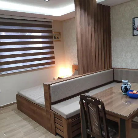 - Zevs 200m Od Centra Daire *